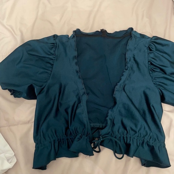 Emerald Blouse - Open in front with bow - Picture 2 of 5